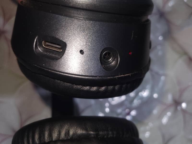 wireless Headphones

                                                            alt=