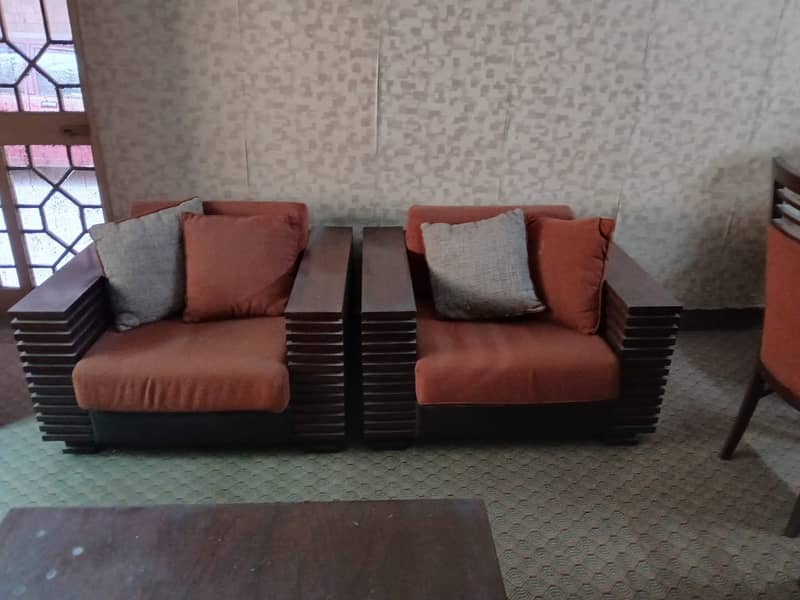 Sofa Set (3 seater+2 seater+two 1 seaters) with center & 2 side tables

                                                            alt=