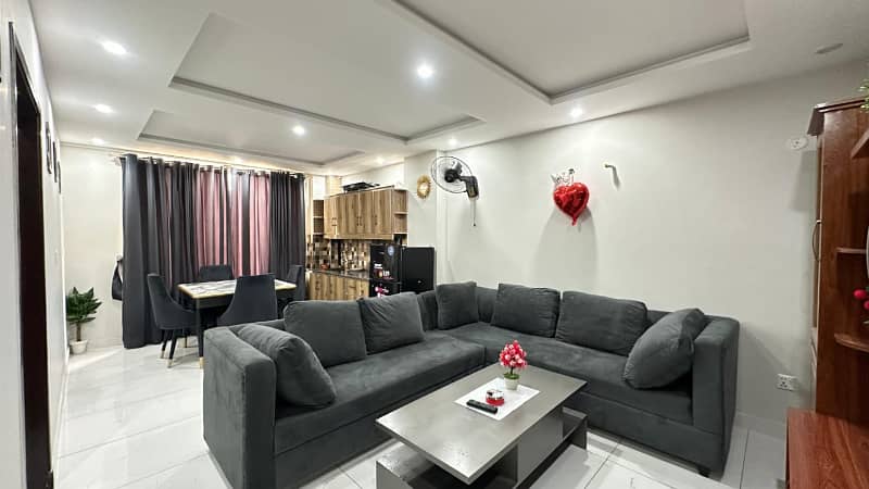 Per day luxury Furnished one bedroom apartment

                                                            alt=