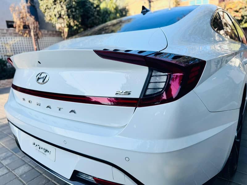 Hyundai Sonata 2.5 2023 Model Excellent Condition

                                                            alt=