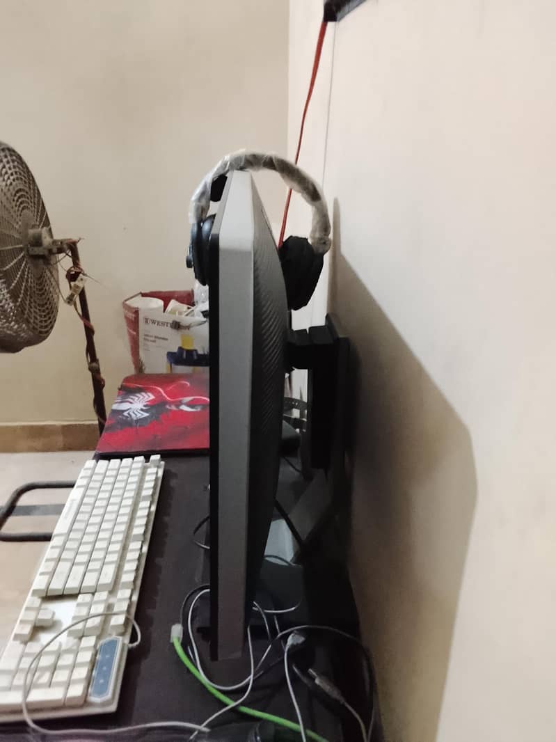 dell 24 inch monitor for sell

                                                            alt=