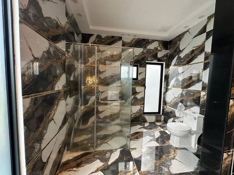 Hot Deal 20 Marla Modern Designer House for Sale in Lake City Meadows (Ex-State Life)

                                                            alt=