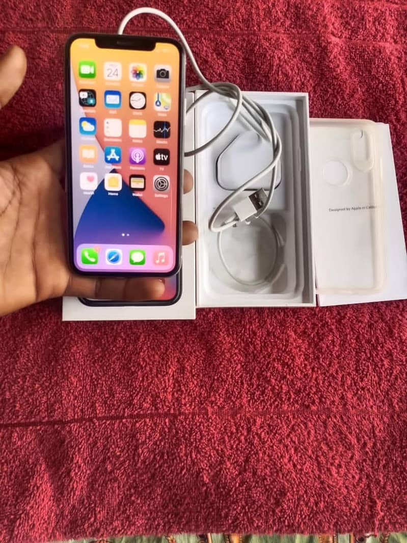 IPhone X 256 GB memory

                                                            alt=