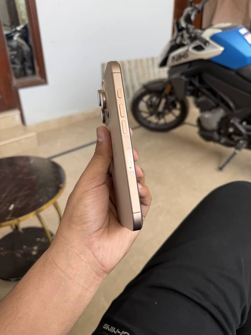 Iphone 16 Pro | Dual Physical | Desert Titanium | 256 GB |

                                                            alt=
