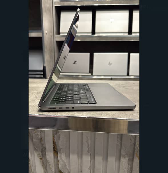 MacBook Pro 2021 M1 Pro Chip 16GB Memory 1TB SSD 14" Retina XDR

                                                            alt=