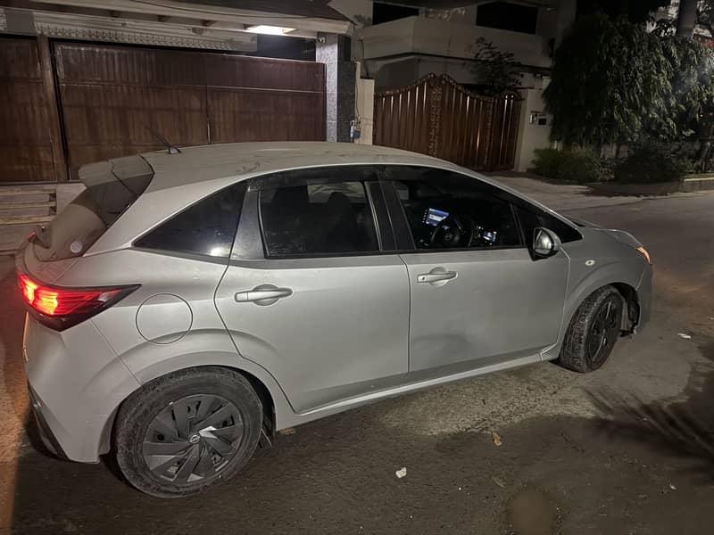 Nissan note

                                                            alt=