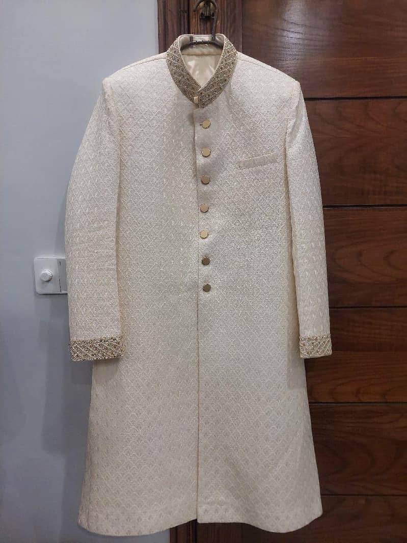 Wedding Sherwani with Kulla

                                                            alt=