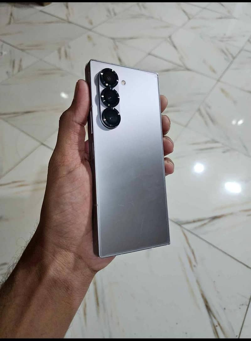 Samsung Galaxy Z Fold 6 – 5G Foldable Smartphone

                                                            alt=