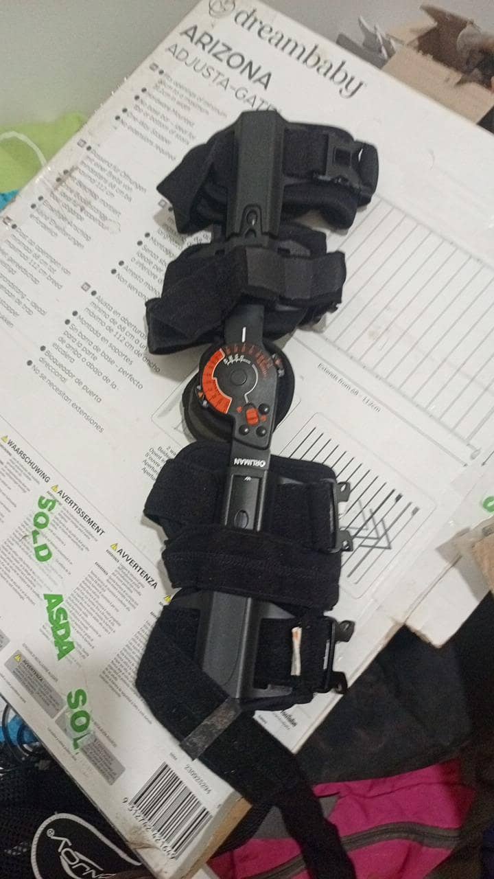 Knee Brace

                                                            alt=