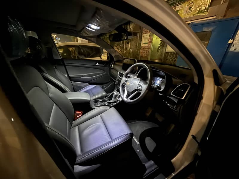 Hyundai Tucson Model 2025

                                                            alt=