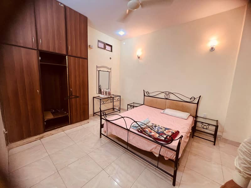 Elegant 10 Marla Double Storey House For Sale In Extension Block Model Town Lahore

                                                            alt=