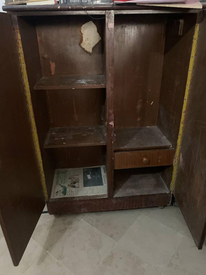 Brown cupboard

                                                            alt=