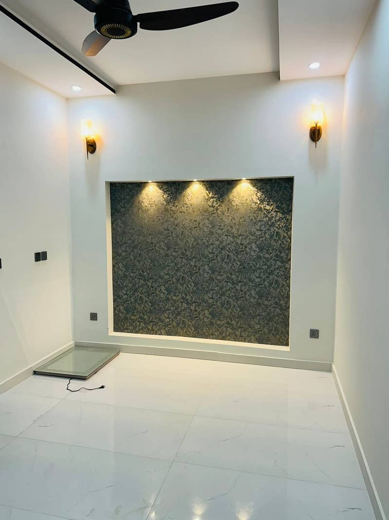 Vvip Home for Sale

                                                            alt=