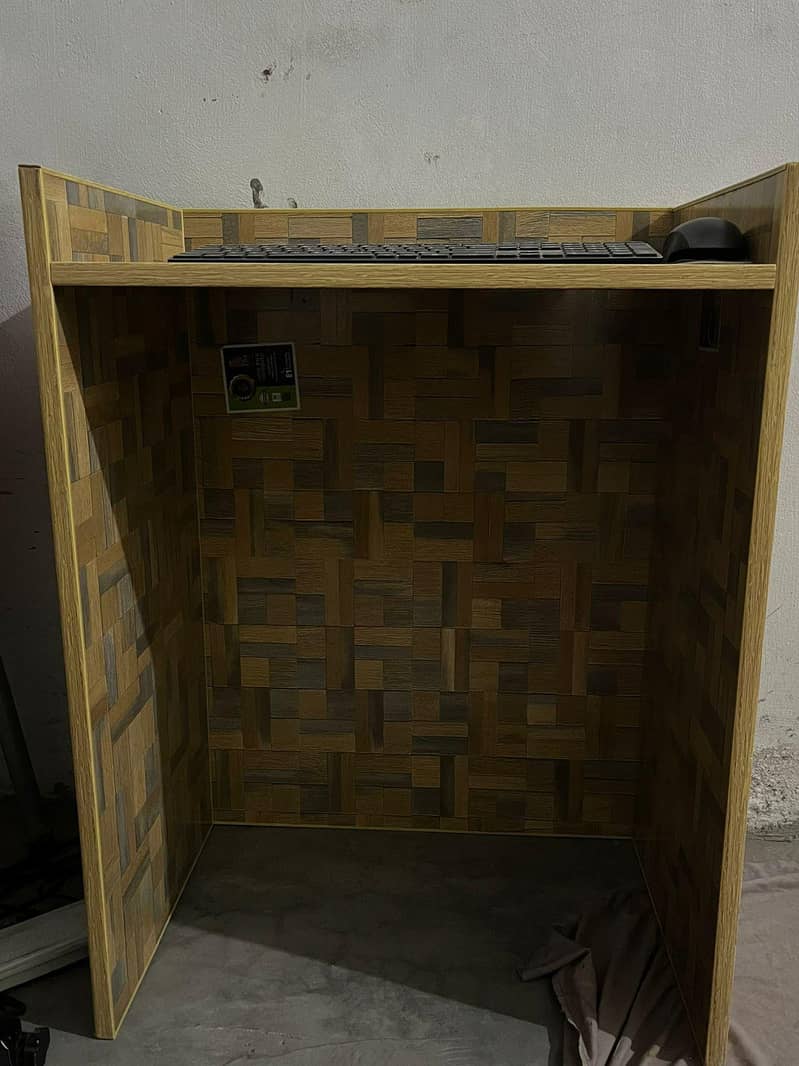 Laptop Table

                                                            alt=