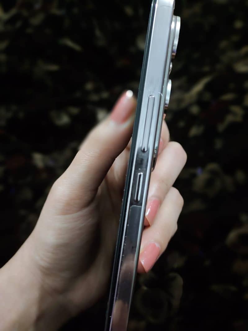 Vivo V50 lite 5G

                                                            alt=