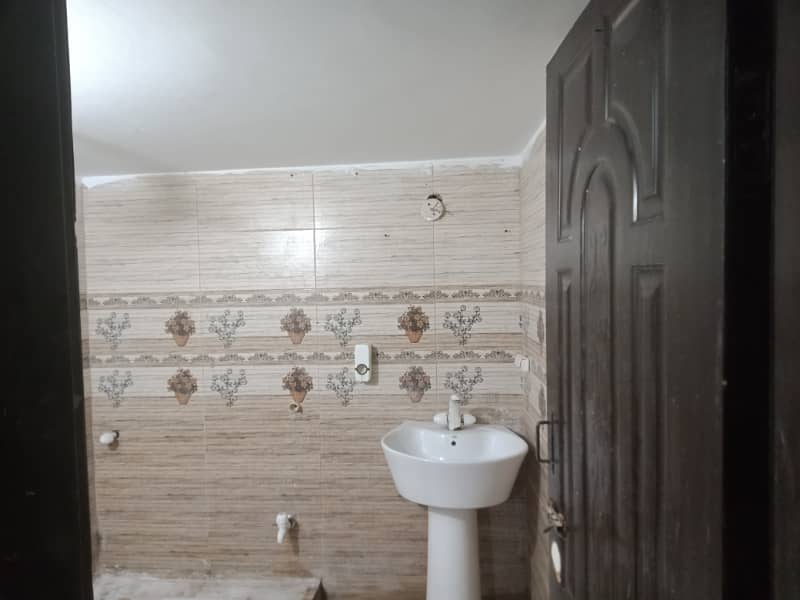 Brand new 1bed lounge block 2 metroville wide road Saba Estate

                                                            alt=