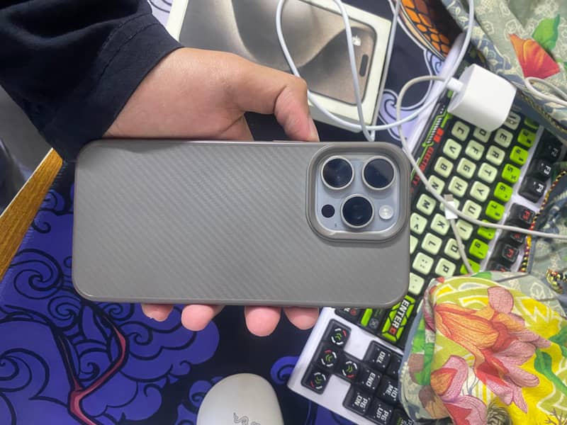 15 PRO MAX JV 1TB

                                                            alt=