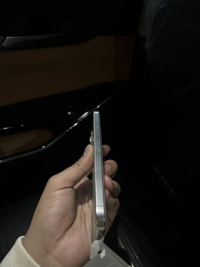 Iphone 16 pro max jv 03143710776

                                                            alt=