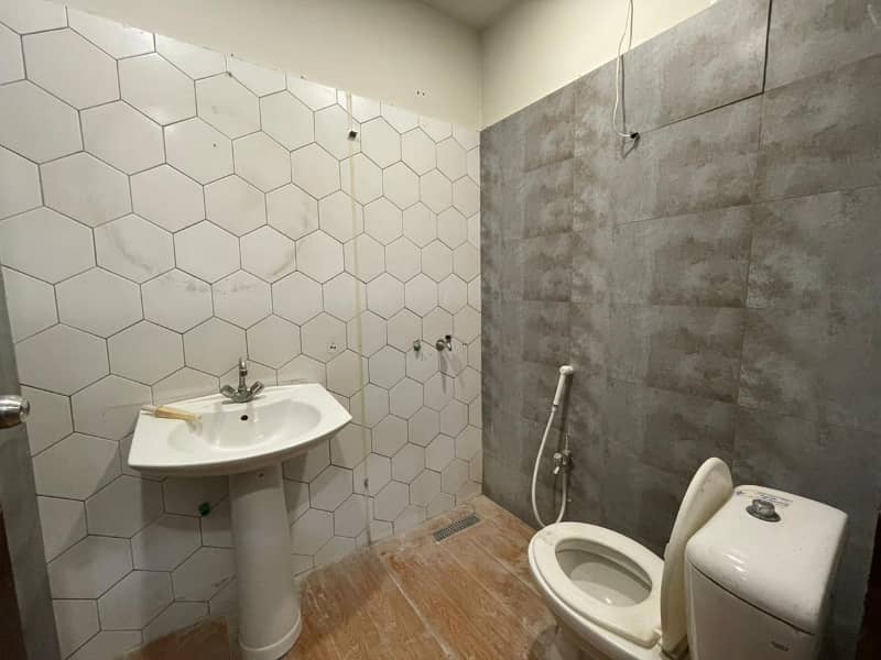 600 Square Feet Office Space Available On Rent Located In I-8 Markaz

                                                            alt=