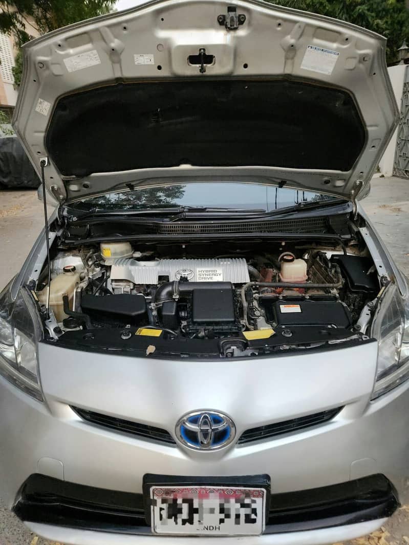 Toyota Prius S-LED PushStart 1.8 with G Touring AlloyWheels

                                                            alt=