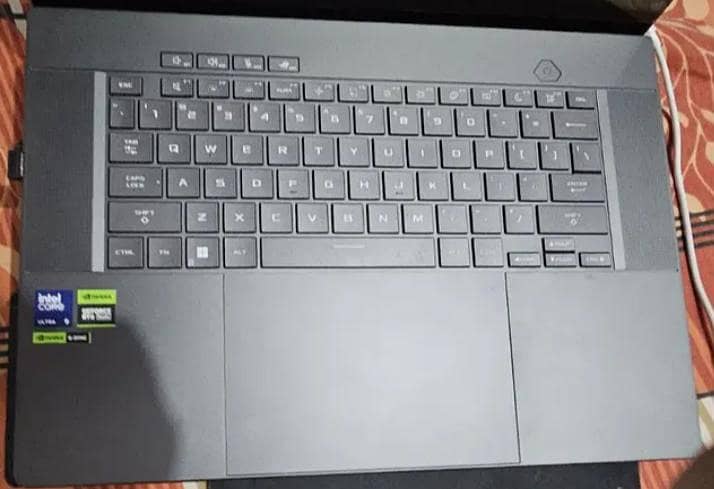 ASUS ROG Zephyrus G16 2024 Core Ultra 9 185H, 16GB/1TB, RTX 4070)

                                                            alt=