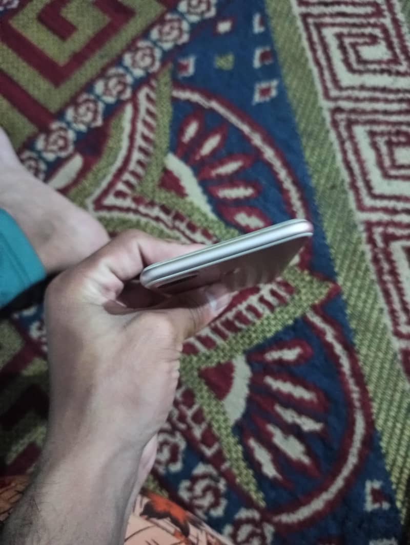 apple i phone 7 plus pta approved

                                                            alt=