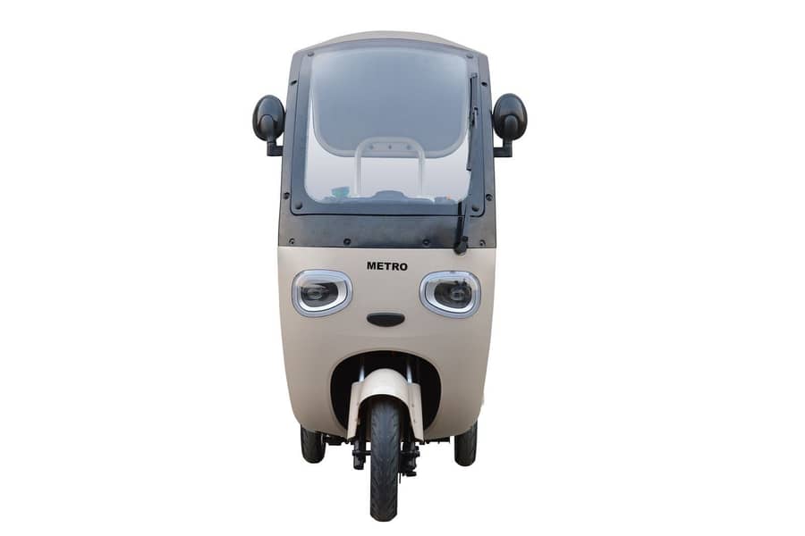 Three wheel scooty 3 Wheel scooty scoty Automatic Metro A7 NISA GENZ

                                                            alt=