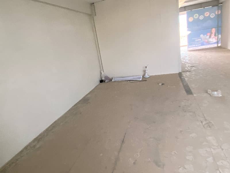 UN FURNISHED OFFICE AVAILABLE FOR SALE G15 MARKAZ BEAUTIFUL LOCATION

                                                            alt=