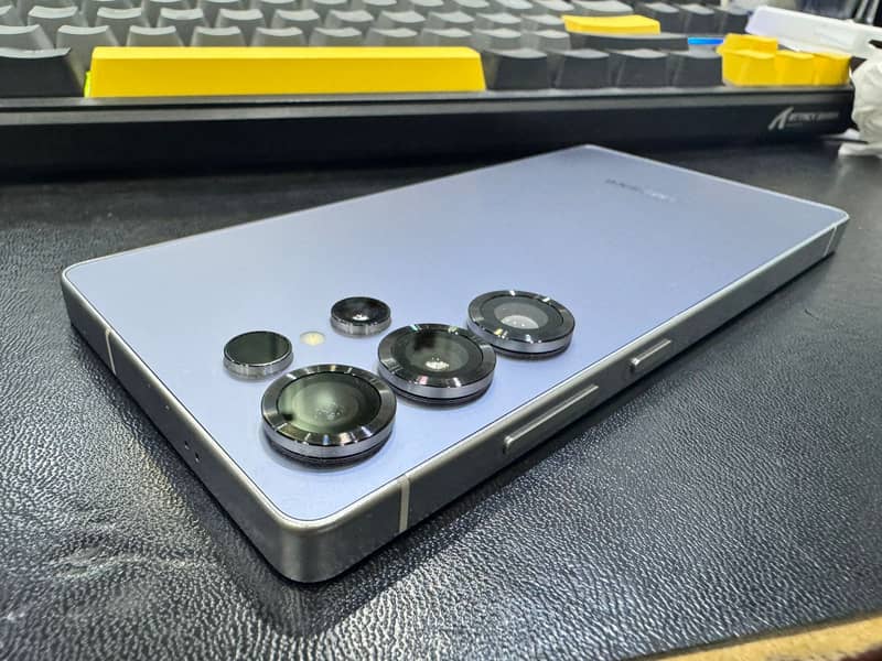 Samsung Mobile S25 Ultra 512 GB

                                                            alt=