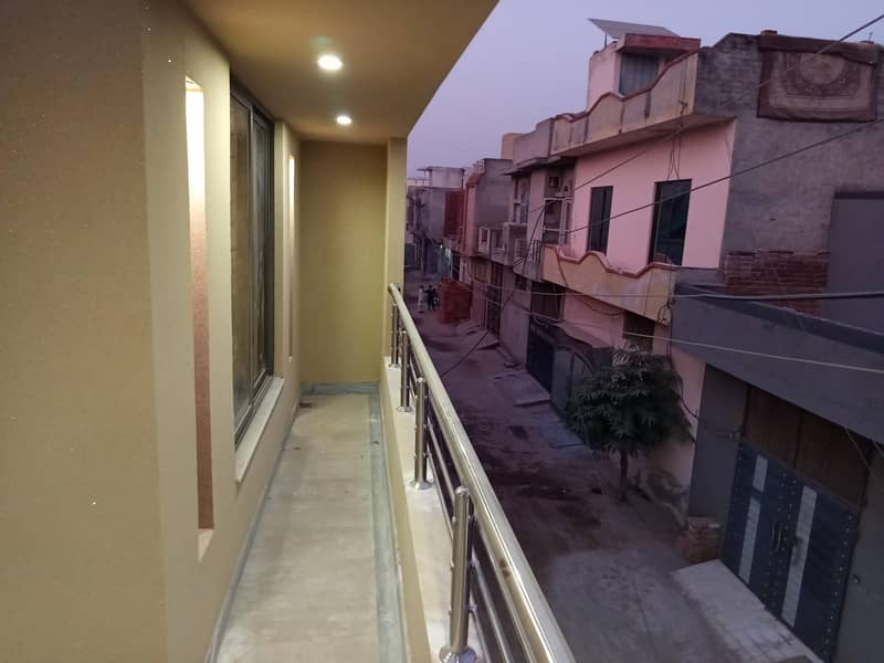 5 Marla Owner built Solid Designer House for Sale

                                                            alt=