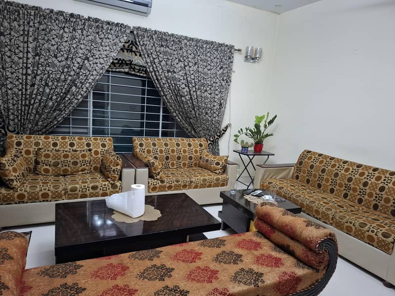 sofa set

                                                            alt=