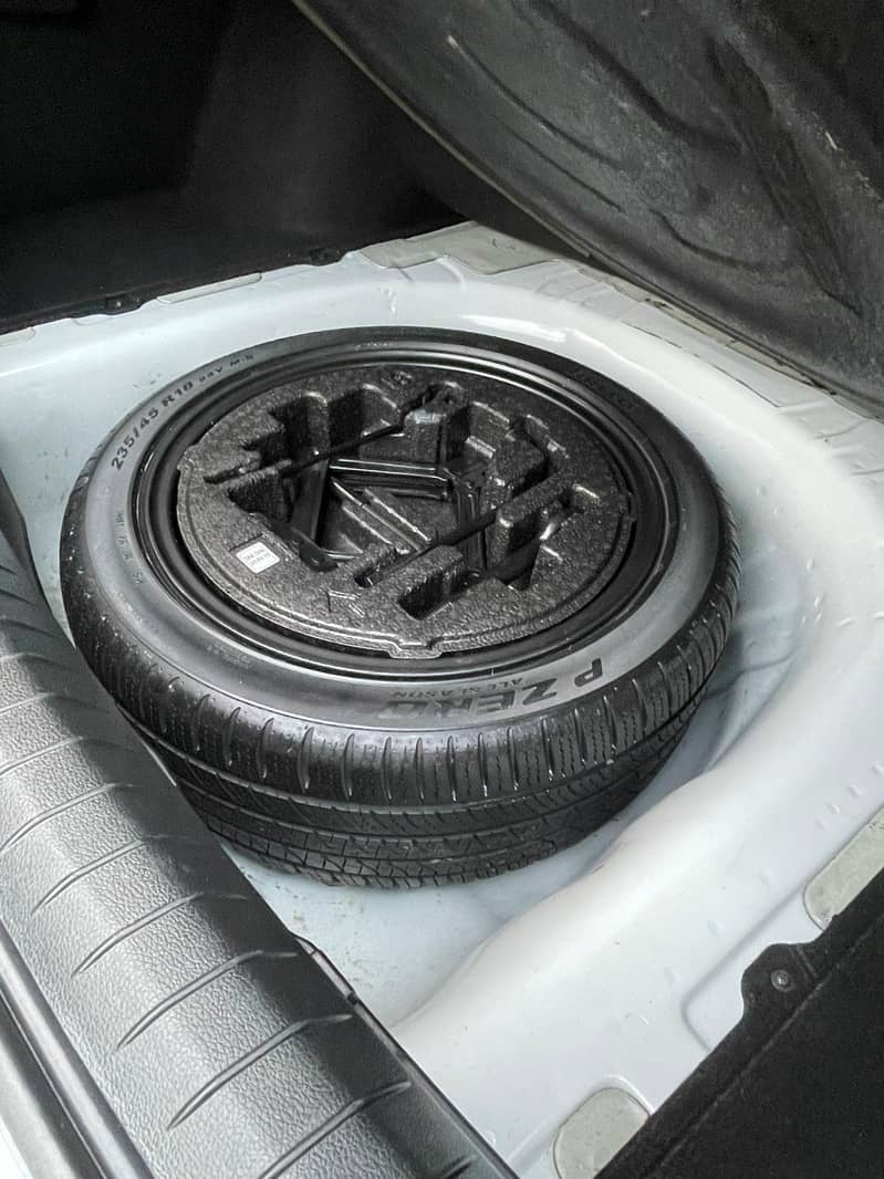 Audi a4 TFSI 2017

                                                            alt=