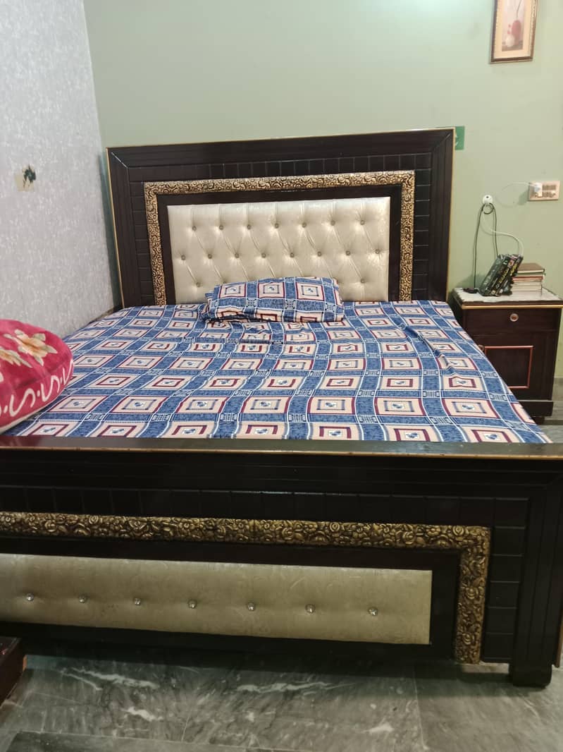 it's a very good material and and high quality

                                                            alt=