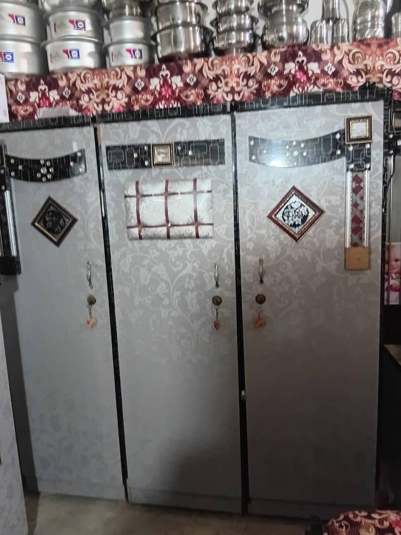 BED SET mukamal set hy double bed mattress almari side table's

                                                            alt=