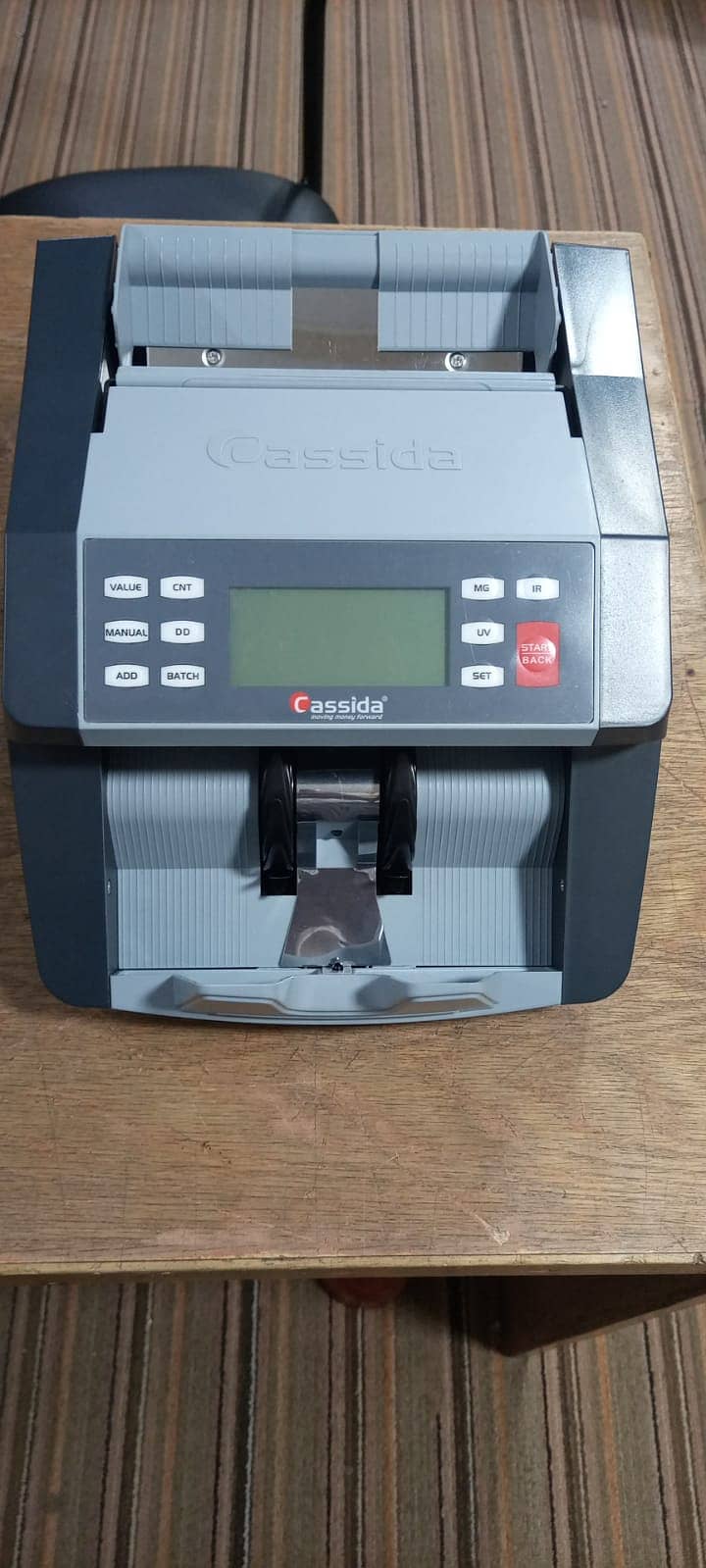 Cash currency note counting machine with fake note detection pakistan

                                                            alt=