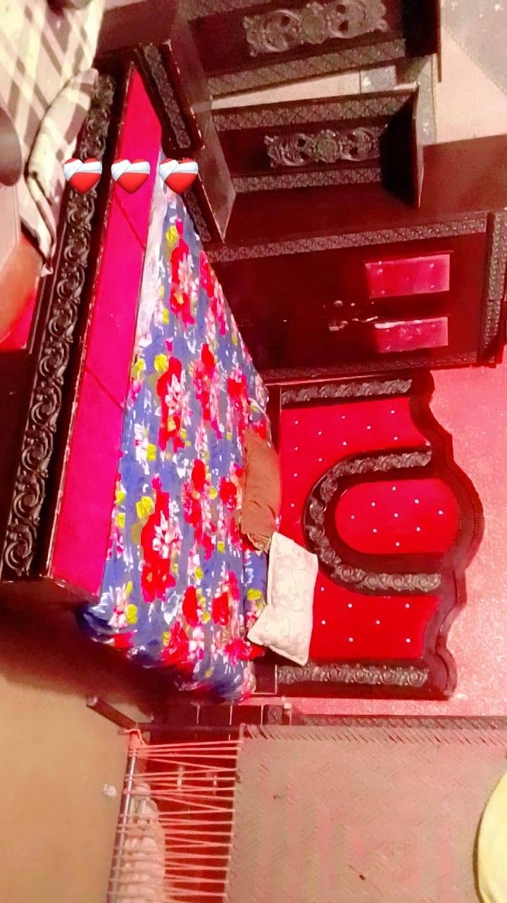 wooden beds

                                                            alt=