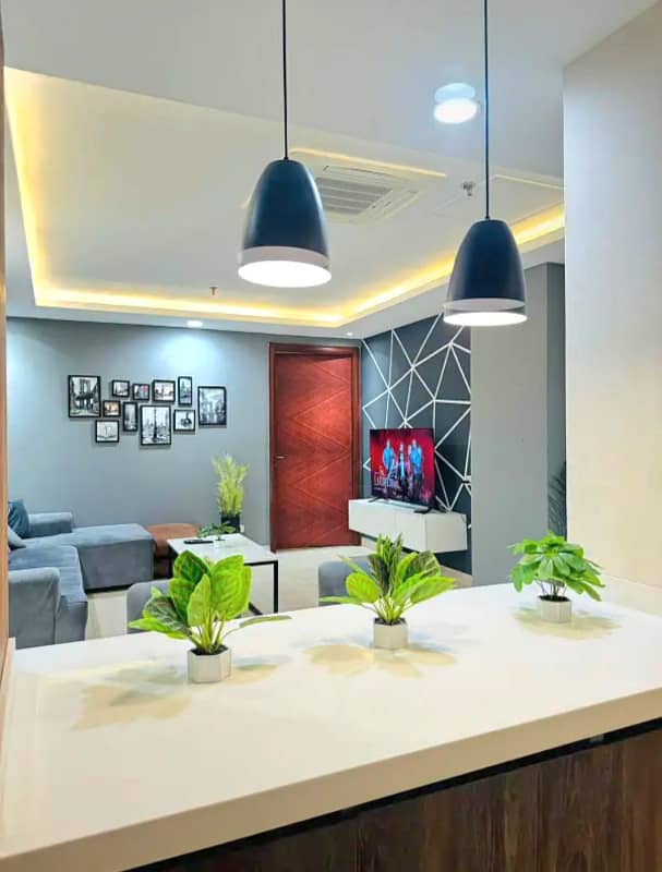 1 bed fully furnished luxurious apartment available in bahria town lahore

                                                            alt=