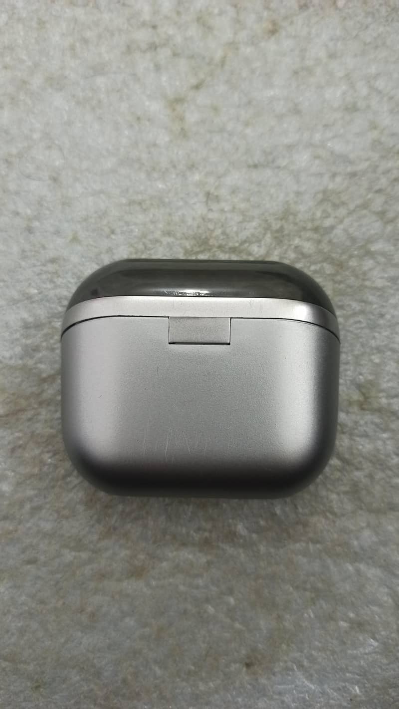 Samsung buds 3 pro

                                                            alt=