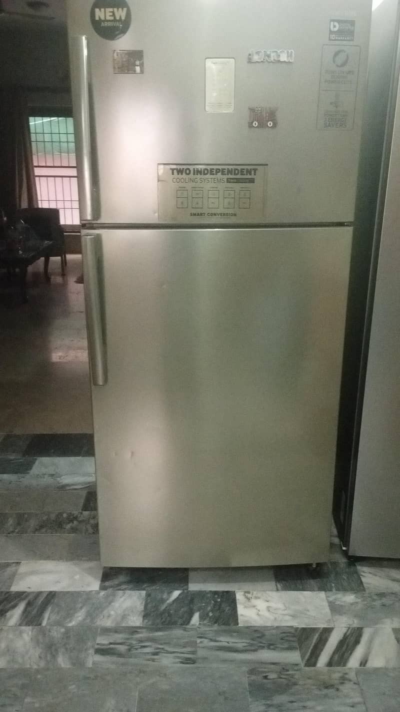 Fridge/Samsung Refrigerator/Large size/100%   working

                                                            alt=