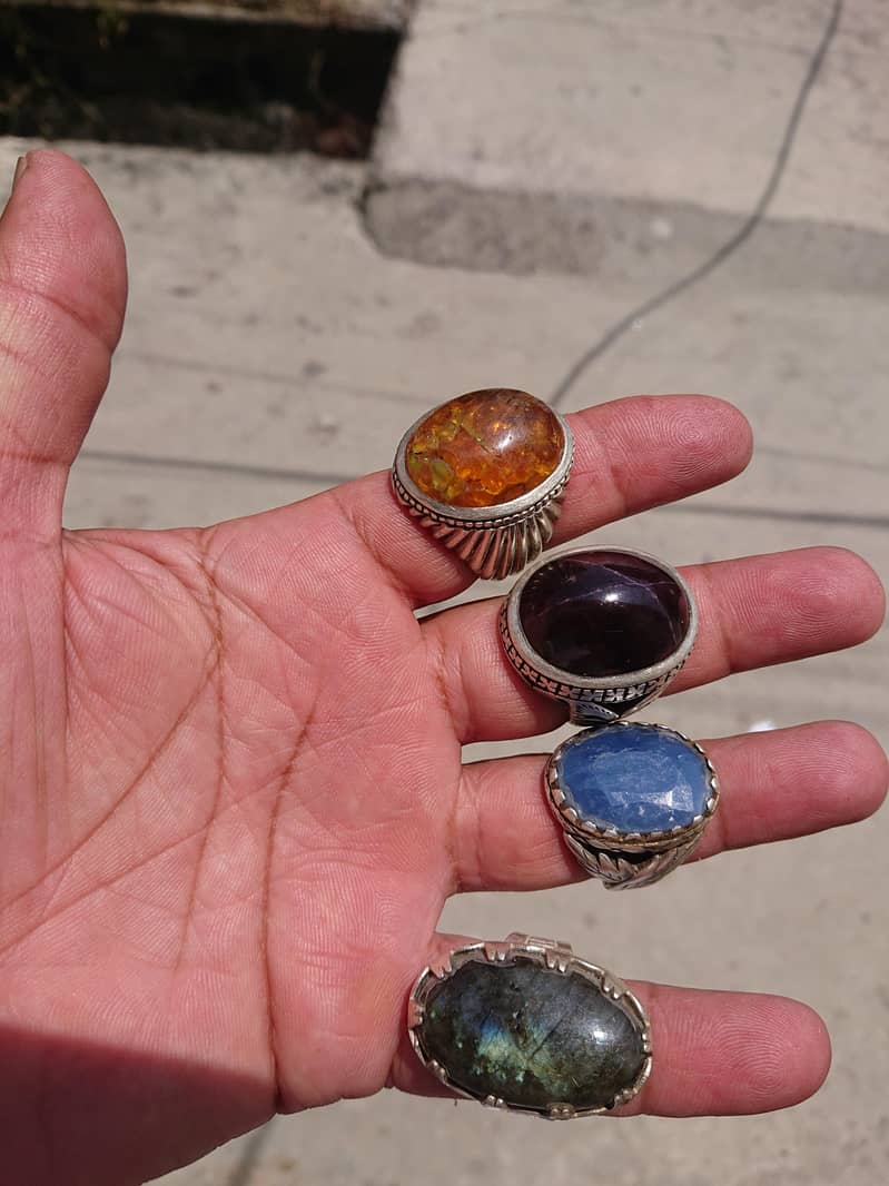 Hussaini feroza

                                                            alt=