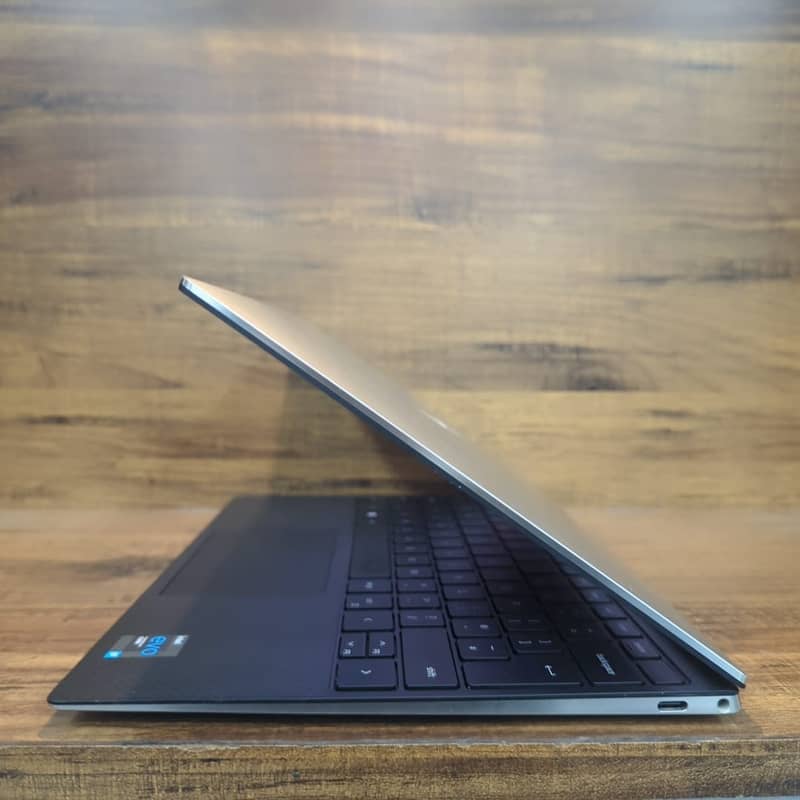Dell XPS 13 9300 10th Gen Core i7 | Ultra Premium Laptop Stock Availab

                                                            alt=