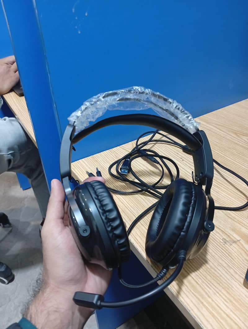 best sound quality headphones (for gaming, meetings etc)

                                                            alt=