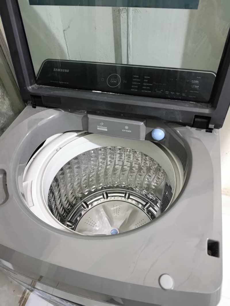 Almost new Samsung 17KG Eco Bubble

                                                            alt=