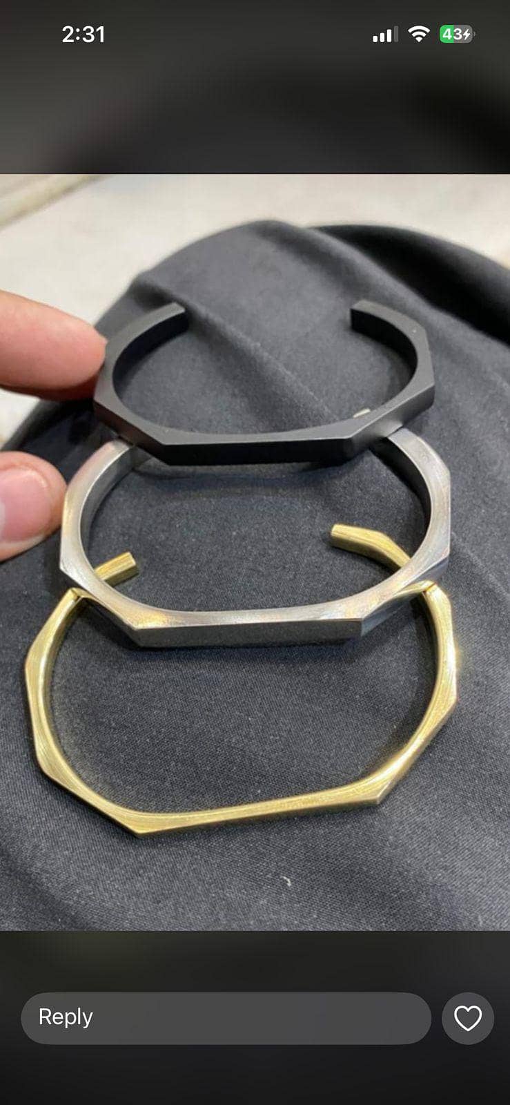 MANS TRANDING BRASLATE 

                                                            alt=