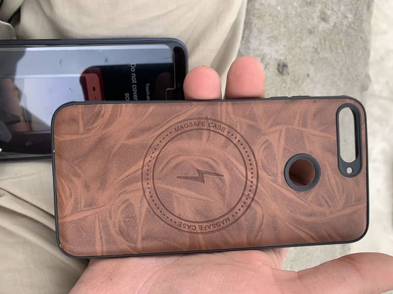 Huawei Y6 Dual pta approved with cover

                                                            alt=