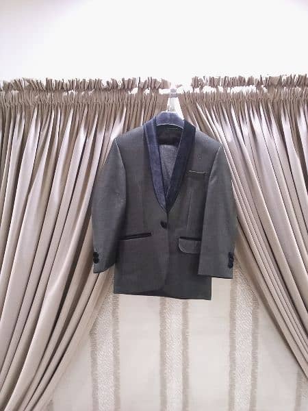 2 piece suit (coat and Pant)

                                                            alt=