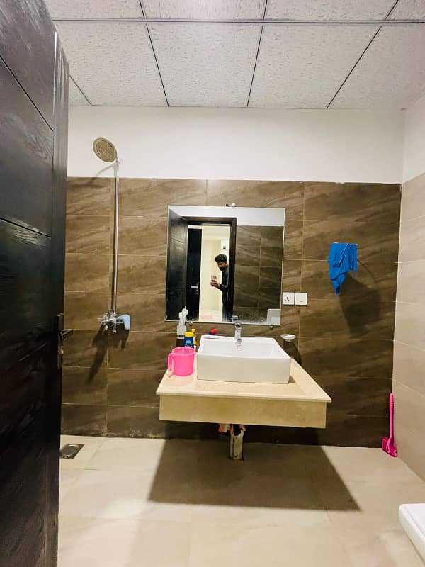 2 Bedroom New Apartment for Rent in Gate Mall Faisal Town

                                                            alt=