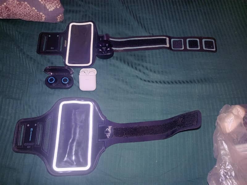 Wireless Air Pods brand new

                                                            alt=