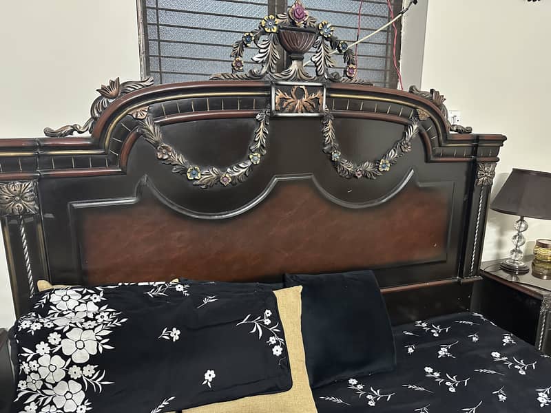 Bed Set//Wooden Bed//Luxury Bed//King Size//Bed For Sale

                                                            alt=