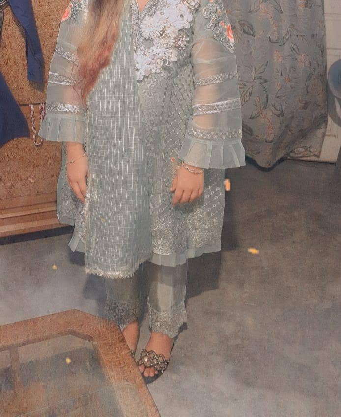 serious buyer text kre plz

                                                            alt=